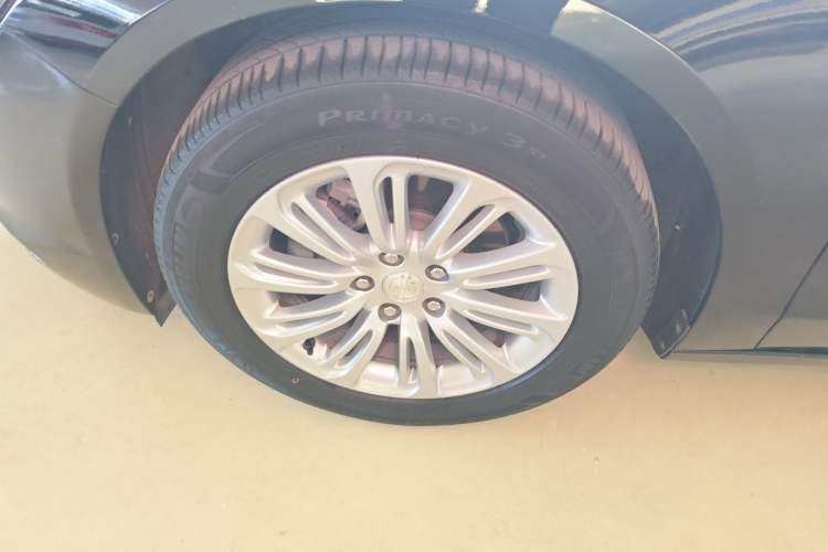 Used Buick LaCrosse 2018 30H Elite Edition Left Front Wheel Hub