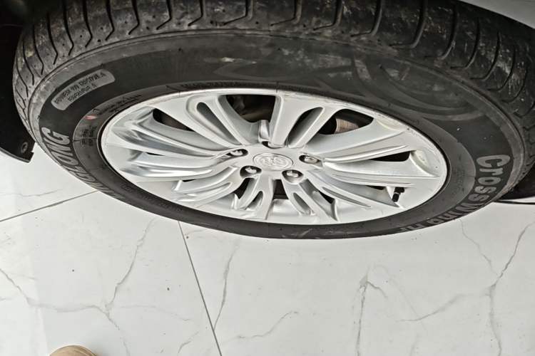 Used Buick LaCrosse 2018 20T Elite Edition Left Front Wheel Hub