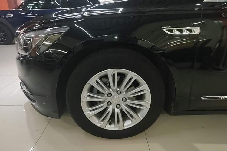 Used Buick LaCrosse 2018 20T Elite Edition Left Front Wheel Hub