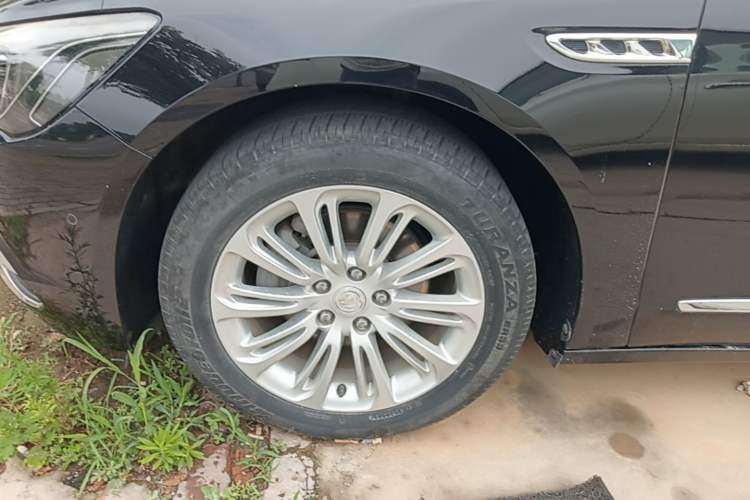 Used Buick LaCrosse 2018 20T Luxury Model Left Front Wheel Hub