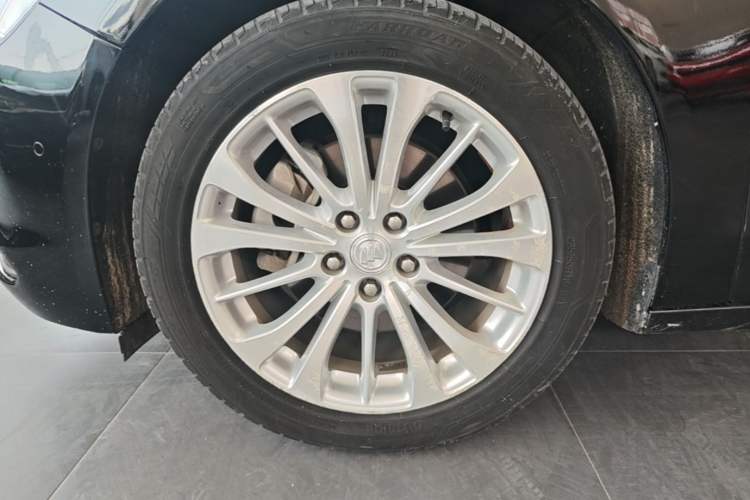 Used Buick LaCrosse 2018 28T Elite Edition Left Front Wheel Hub