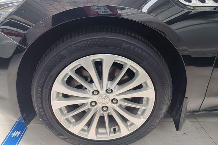 Used Buick LaCrosse 2018 28T Elite Edition Left Front Wheel Hub