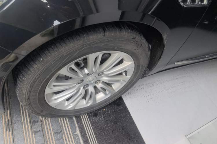 Used Buick LaCrosse 2018 20T Elite Edition Left Front Wheel Hub