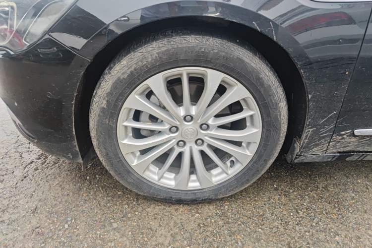 Used Buick LaCrosse 2018 28T Elite Edition Left Front Wheel Hub