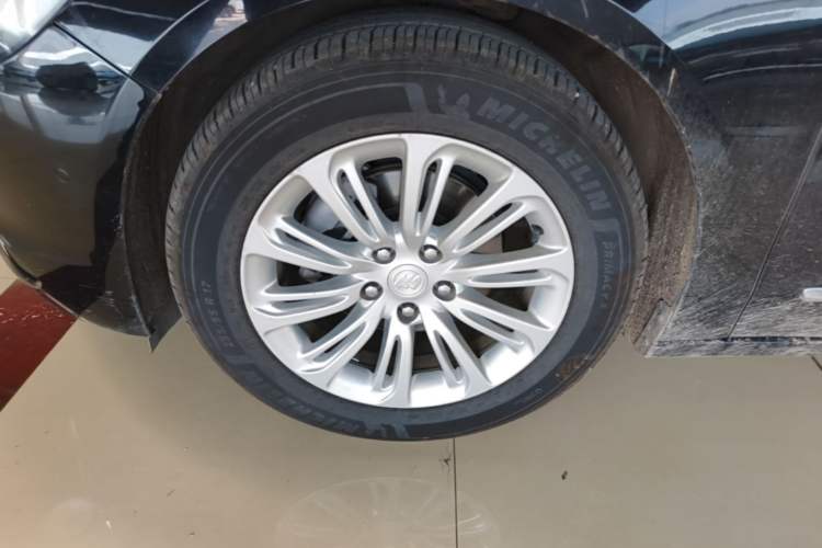 Used Buick LaCrosse 2018 20T Luxury Model Left Front Wheel Hub