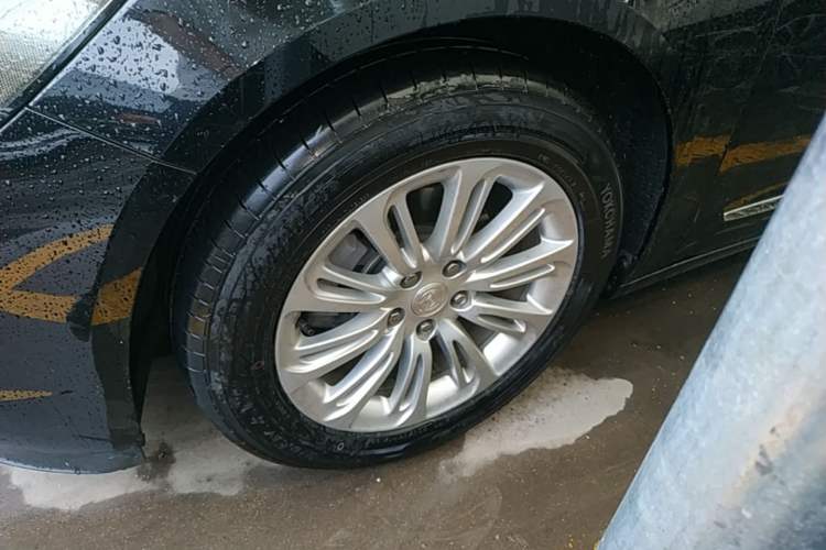 Used Buick LaCrosse 2018 20T Elite Edition Left Front Wheel Hub