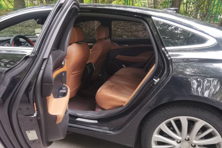 Used Buick LaCrosse 2018 28T Luxury Model Left Rear Seat