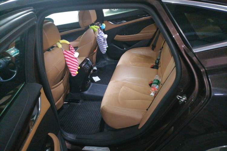 Used Buick LaCrosse 2018 28T Elite Edition Left Rear Seat