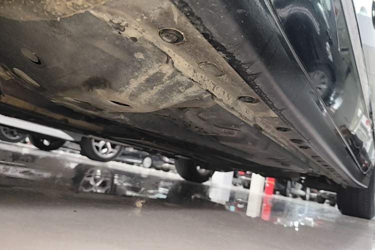 Used Buick LaCrosse 2018 28T Elite Edition Left Side Sill