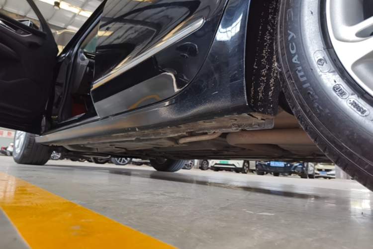 Used Buick LaCrosse 2018 20T Elite Edition Left Side Sill