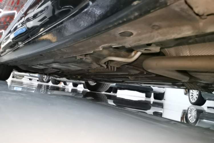 Used Buick LaCrosse 2018 30H Elite Edition Left Side Sill