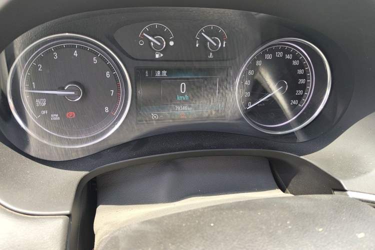Used Buick LaCrosse 2018 20T Elite Edition Odometer Close Up