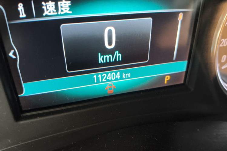 Used Buick LaCrosse 2018 28T Elite Edition Odometer Close Up