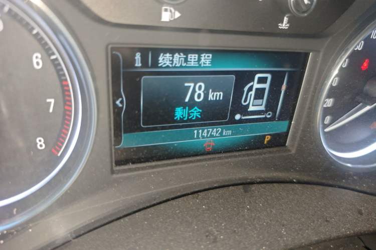 Used Buick LaCrosse 2018 28T Elite Edition Odometer Close Up