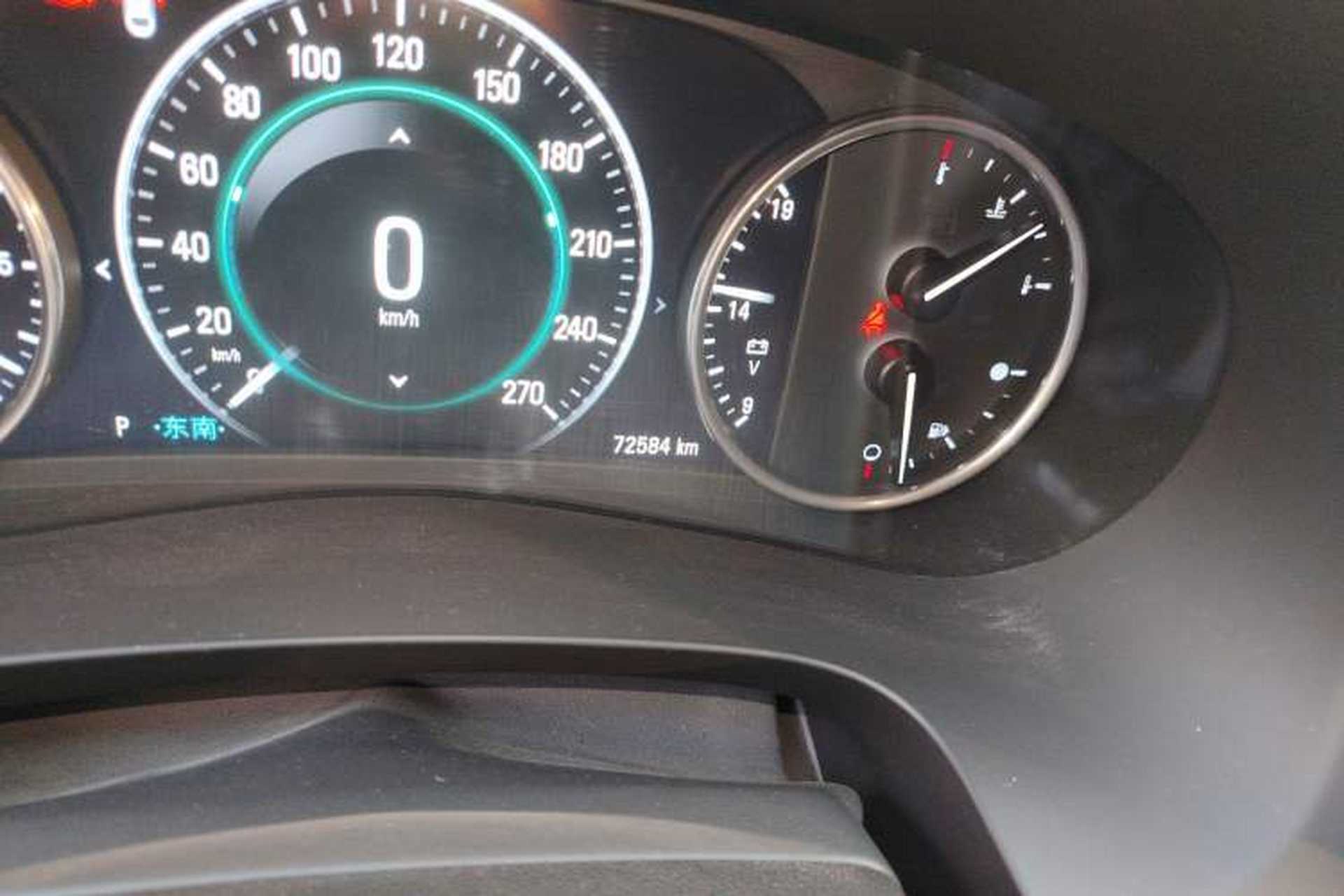 Used Buick LaCrosse 2018 28T Luxury Model Odometer Close Up