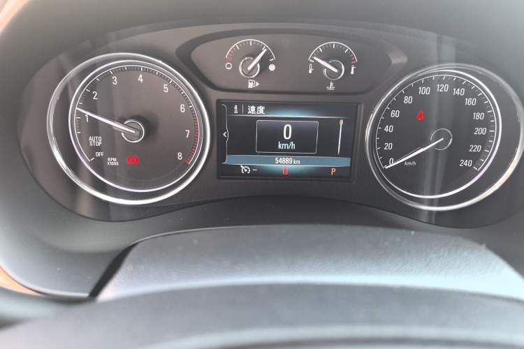 Used Buick LaCrosse 2018 28T Elite Edition Odometer Close Up