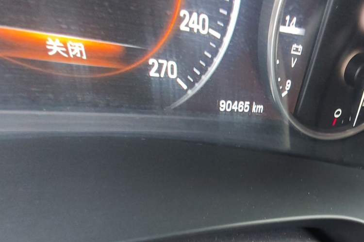 Used Buick LaCrosse 2018 28T Luxury Model Odometer Close Up