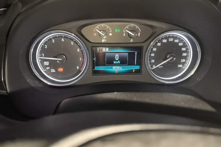 Used Buick LaCrosse 2018 20T Elite Edition Odometer Close Up