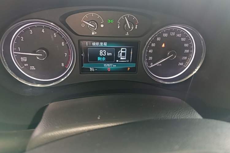Used Buick LaCrosse 2018 20T Elite Edition Odometer Close Up