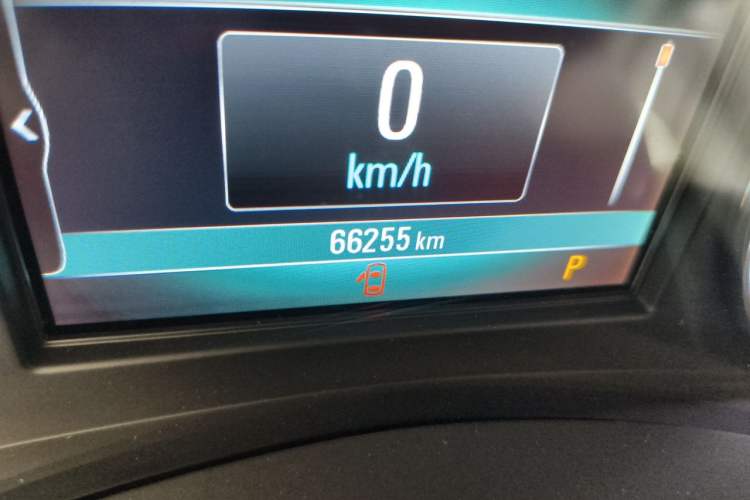 Used Buick LaCrosse 2018 20T Elite Edition Odometer Close Up