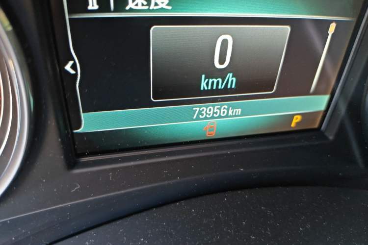 Used Buick LaCrosse 2018 20T Elite Edition Odometer Close Up