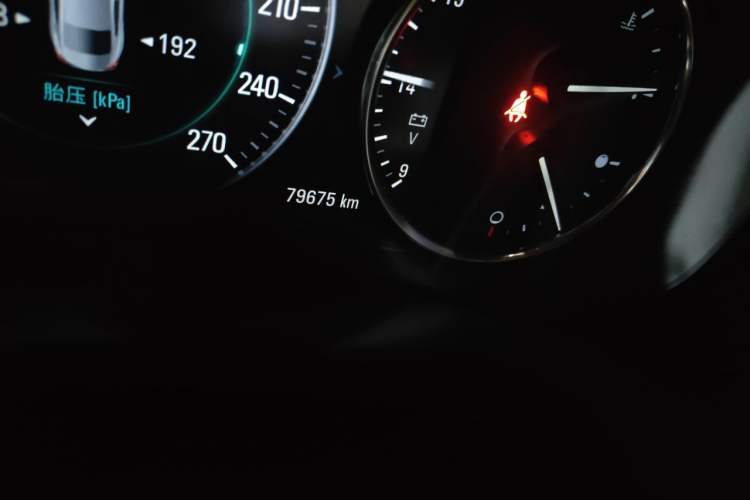 Used Buick LaCrosse 2018 20T Luxury Model Odometer Close Up