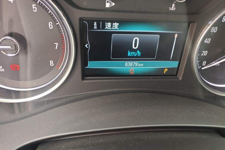 Used Buick LaCrosse 2018 20T Elite Edition Odometer Close Up