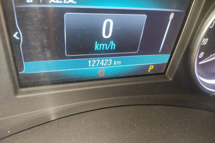 Used Buick LaCrosse 2018 20T Elite Edition Odometer Close Up