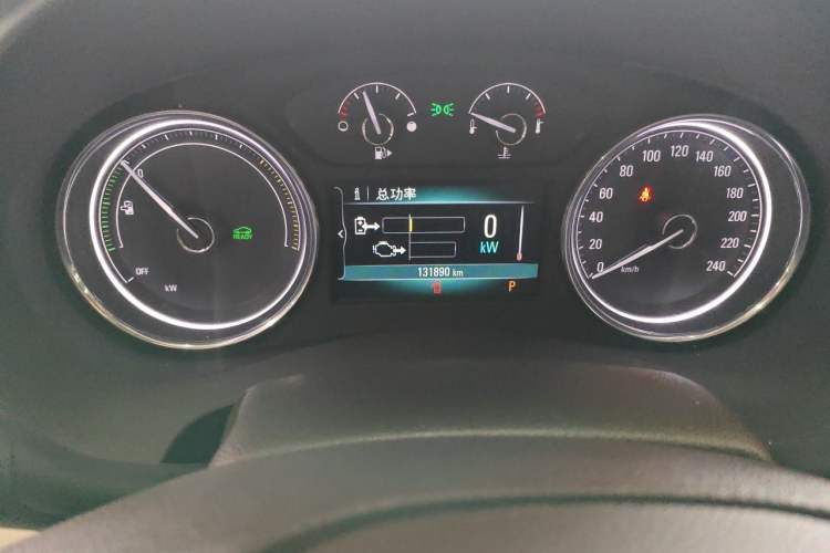 Used Buick LaCrosse 2018 30H Elite Edition Odometer Close Up