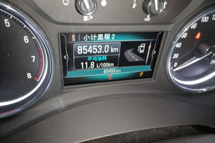 Used Buick LaCrosse 2018 28T Elite Edition Odometer Close Up