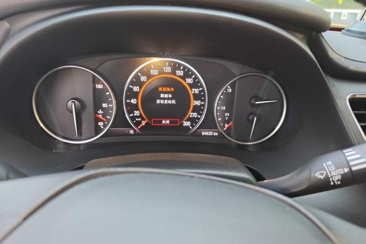 Used Buick LaCrosse 2018 20T Luxury Model Odometer Close Up