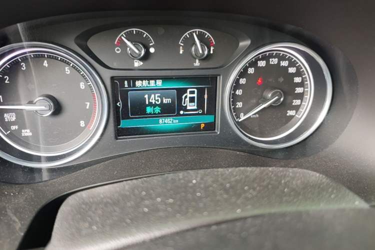Used Buick LaCrosse 2018 20T Elite Edition Odometer Close Up