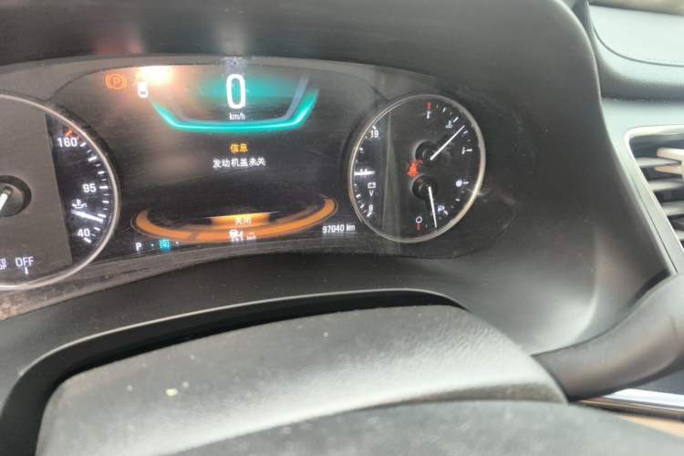 Used Buick LaCrosse 2018 28T Luxury Model Odometer Close Up