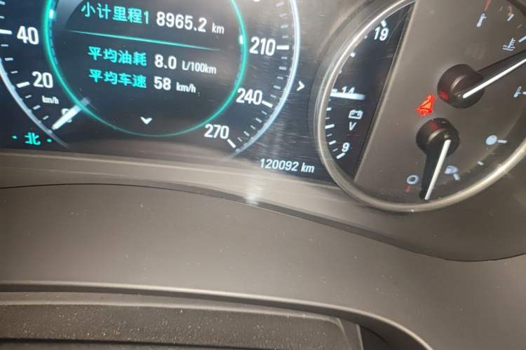 Used Buick LaCrosse 2018 28T Luxury Model Odometer Close Up