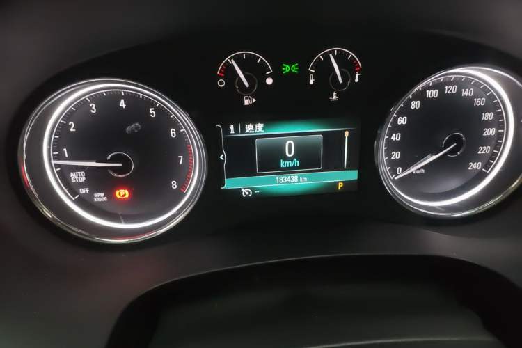 Used Buick LaCrosse 2018 28T Elite Edition Odometer Close Up