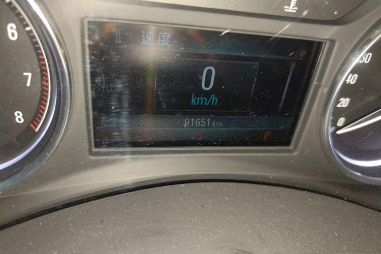 Used Buick LaCrosse 2018 20T Elite Edition Odometer Close Up