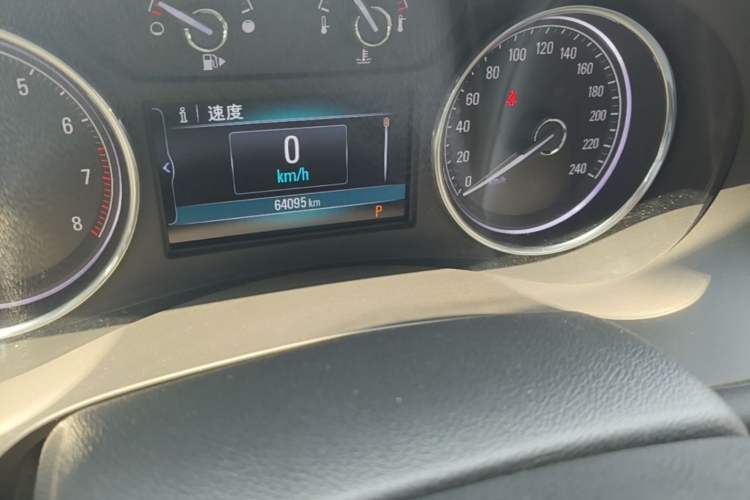 Used Buick LaCrosse 2018 20T Elite Edition Odometer Close Up