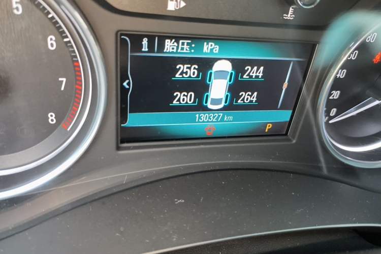 Used Buick LaCrosse 2018 20T Luxury Model Odometer Close Up