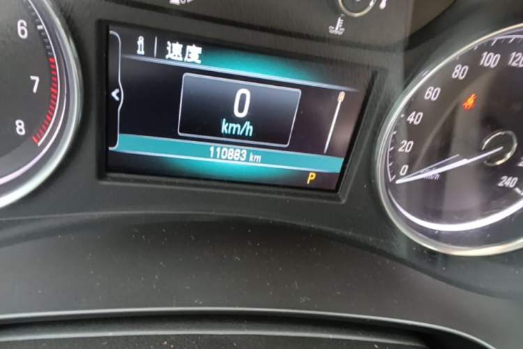 Used Buick LaCrosse 2018 28T Elite Edition Odometer Close Up