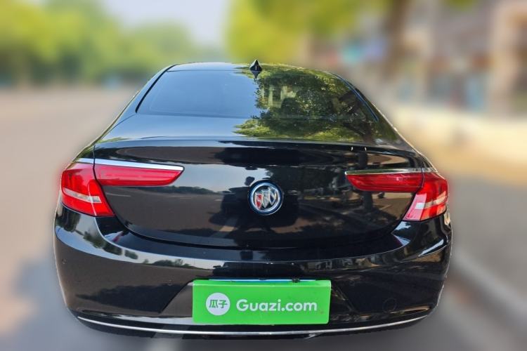 Used Buick LaCrosse 2018 30H Elite Edition Rear