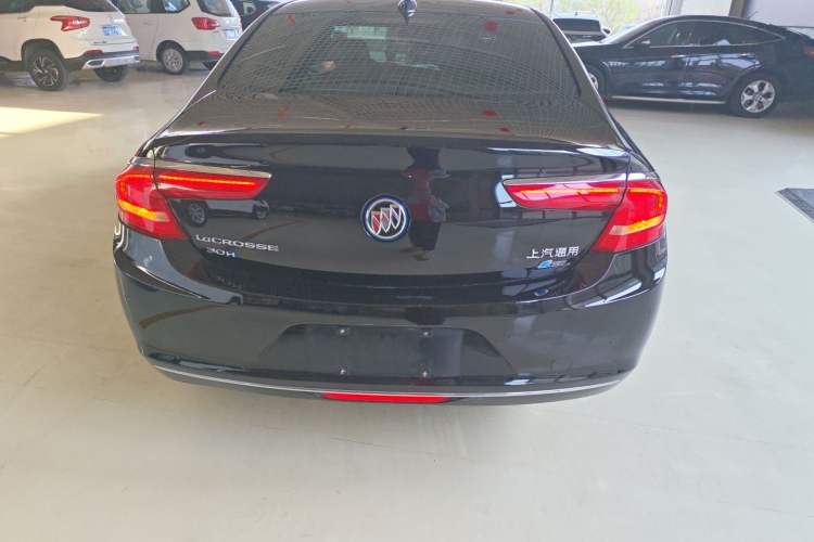 Used Buick LaCrosse 2018 30H Elite Edition Rear