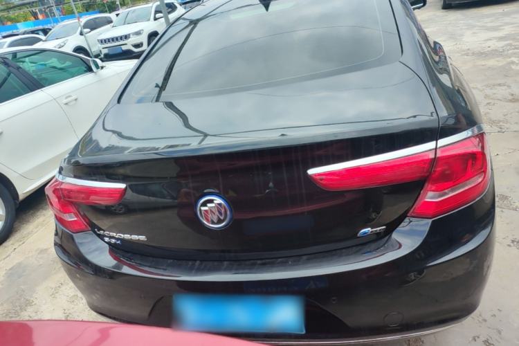 Used Buick LaCrosse 2018 30H Elite Edition Rear