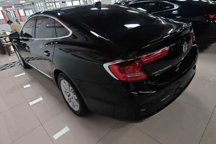 Used Buick LaCrosse 2018 20T Luxury Model Rear Left 45 Deg