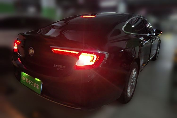 Used Buick LaCrosse 2018 30H Luxury Edition Rear Right 45 Deg