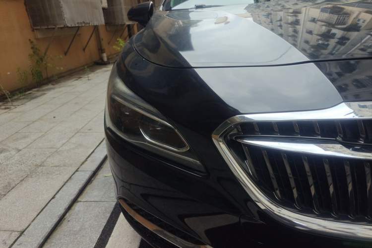 Used Buick LaCrosse 2018 20T Elite Edition Right Front Headlight