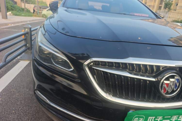 Used Buick LaCrosse 2018 28T Elite Edition Right Front Headlight