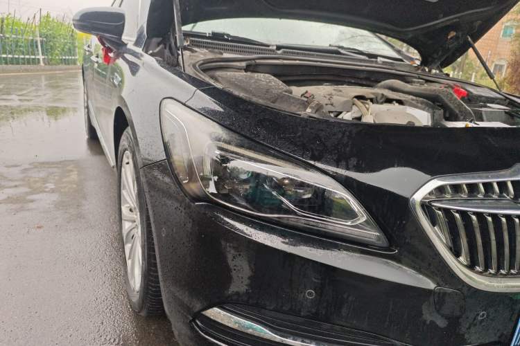 Used Buick LaCrosse 2018 28T Elite Edition Right Front Headlight