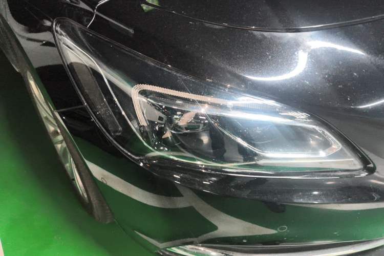 Used Buick LaCrosse 2018 28T Elite Edition Right Front Headlight