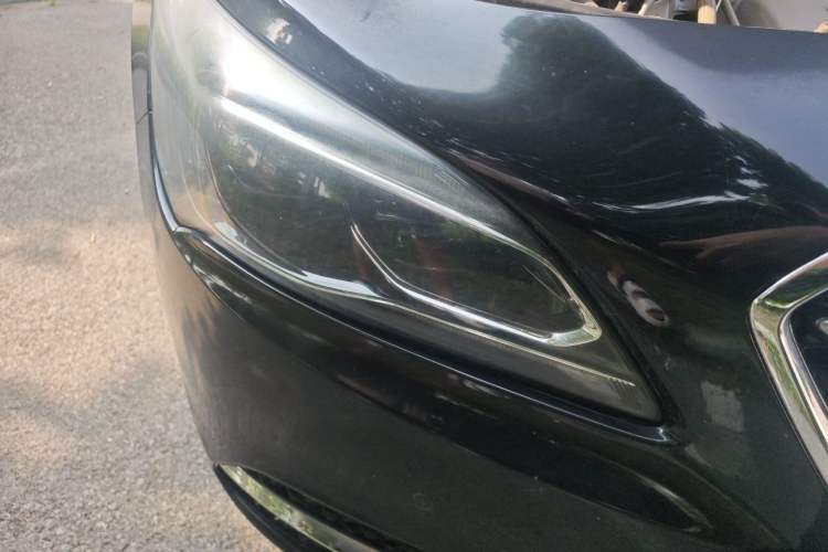 Used Buick LaCrosse 2018 28T Luxury Model Right Front Headlight