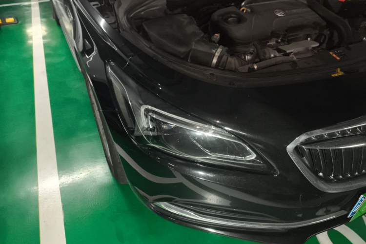 Used Buick LaCrosse 2018 20T Elite Edition Right Front Headlight